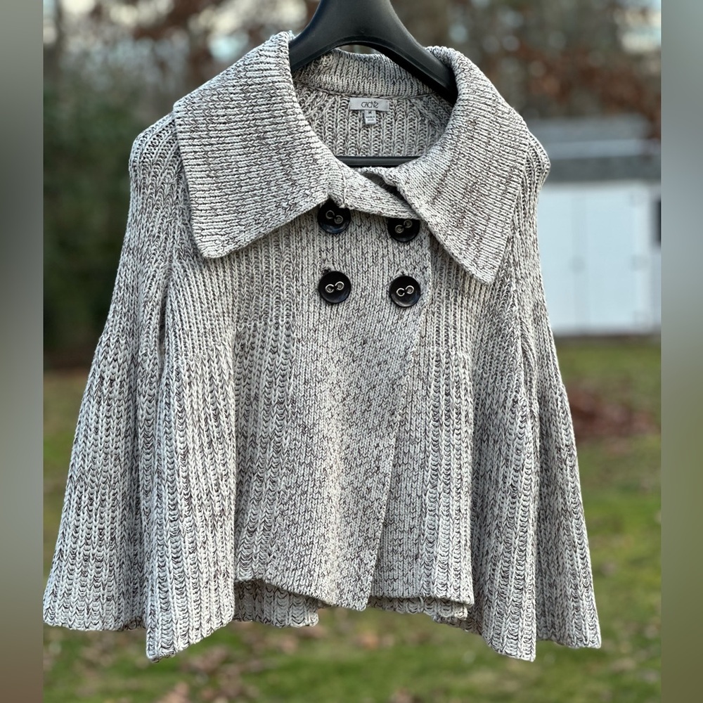 Cache Buttoned Brown /White Sweater Cape- Sophisticated Eye catching Style